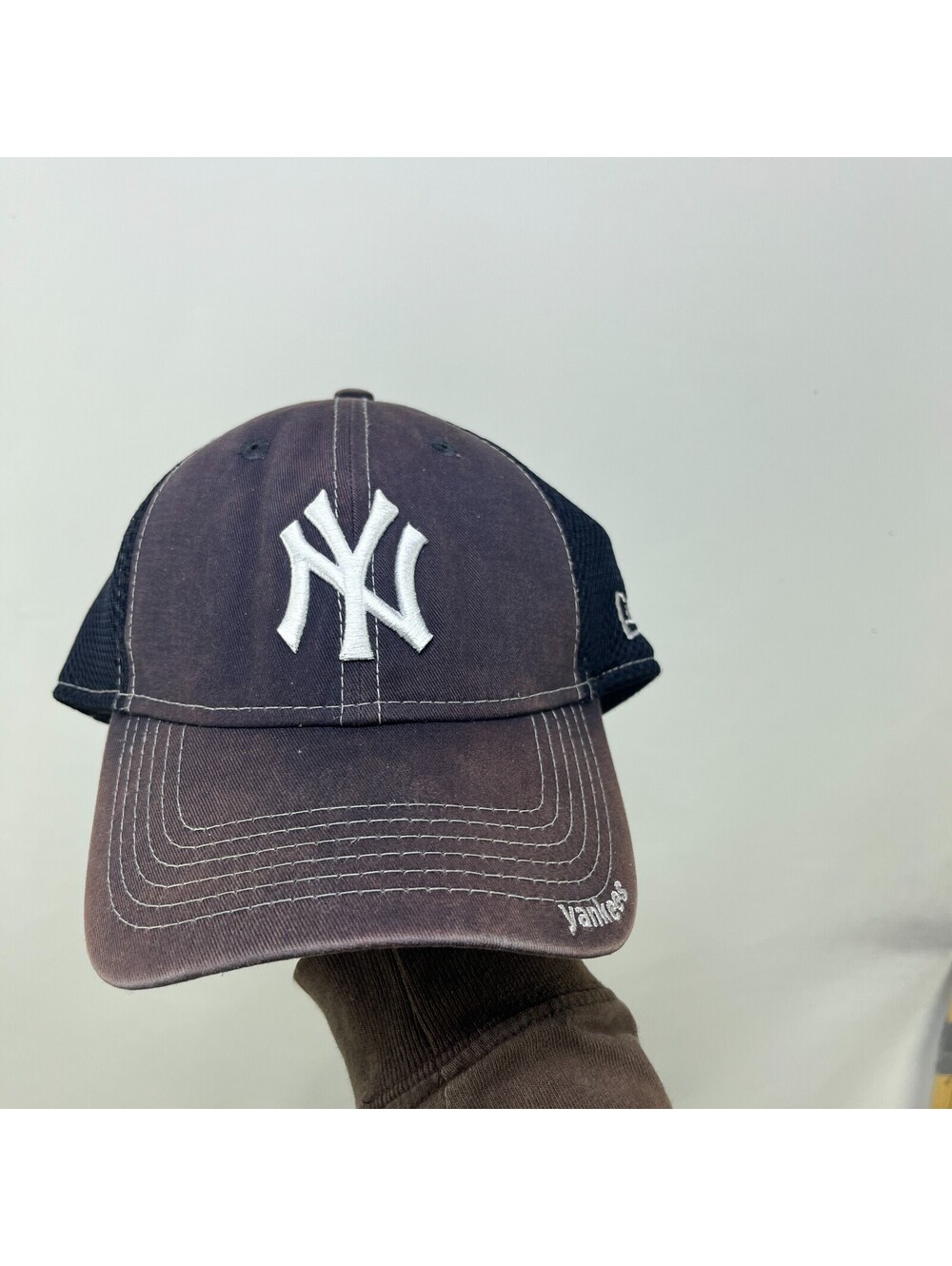 Vintage NY Yankees Faded Distressed M/L New Era Trucker Cap